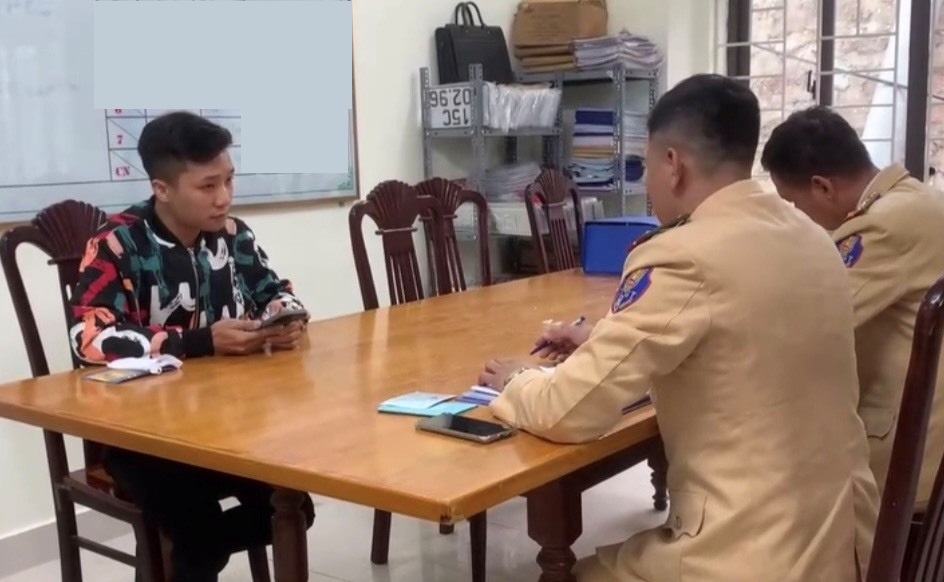 Công an quận Kiến An: Xử lý trường hợp điều khiển ô tô quay đầu trên cầu Niệm